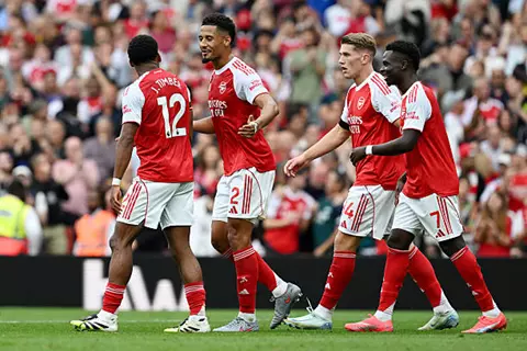 أوديجارد يقود تشكيل أرسنال أمام أولمبياكوس في دوري أبطال أوروبا